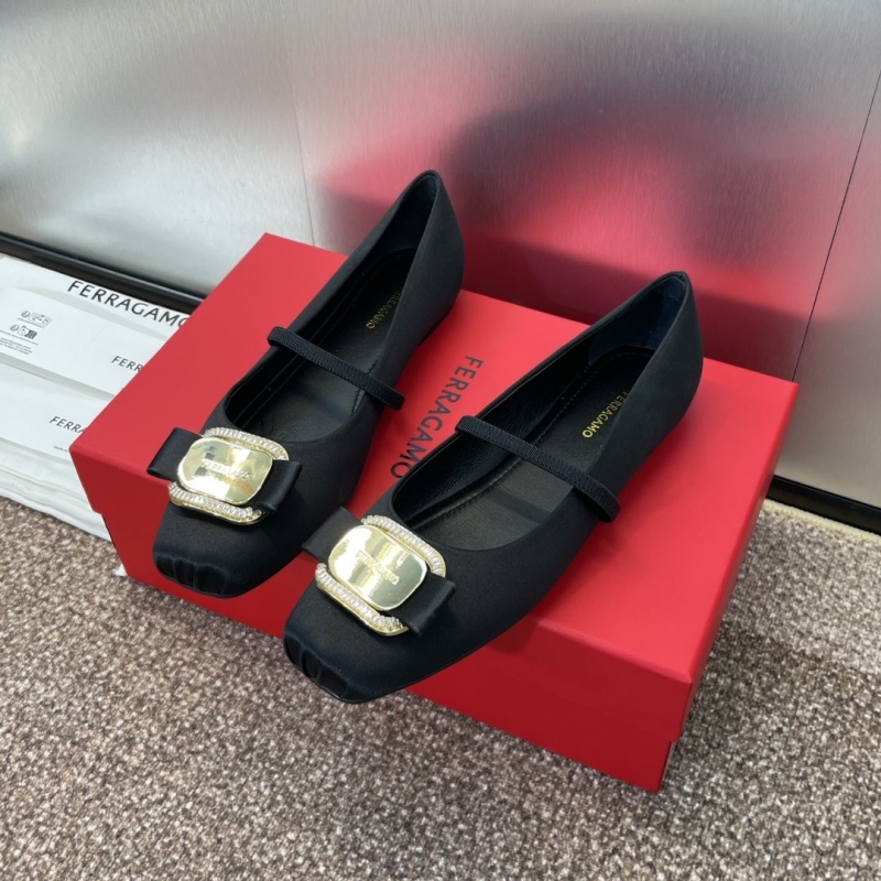 Ferragamo flat shoes